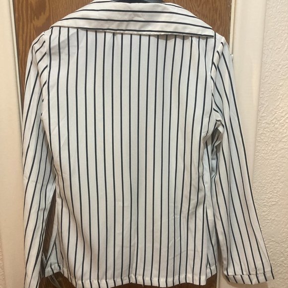 NWOT White with Black Stripes top - Picture 3 of 6